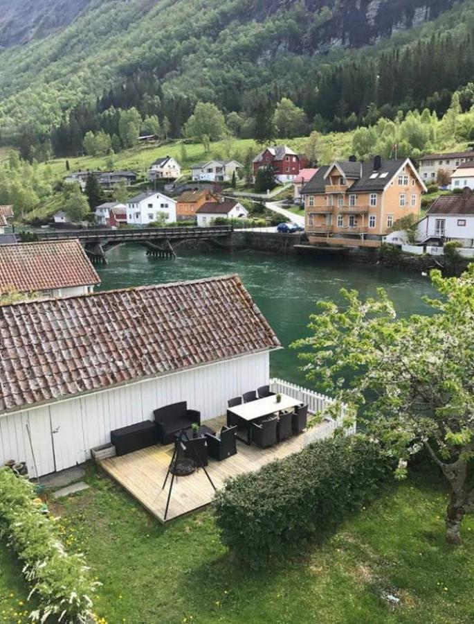 Stryn - House By The River Zewnętrze zdjęcie